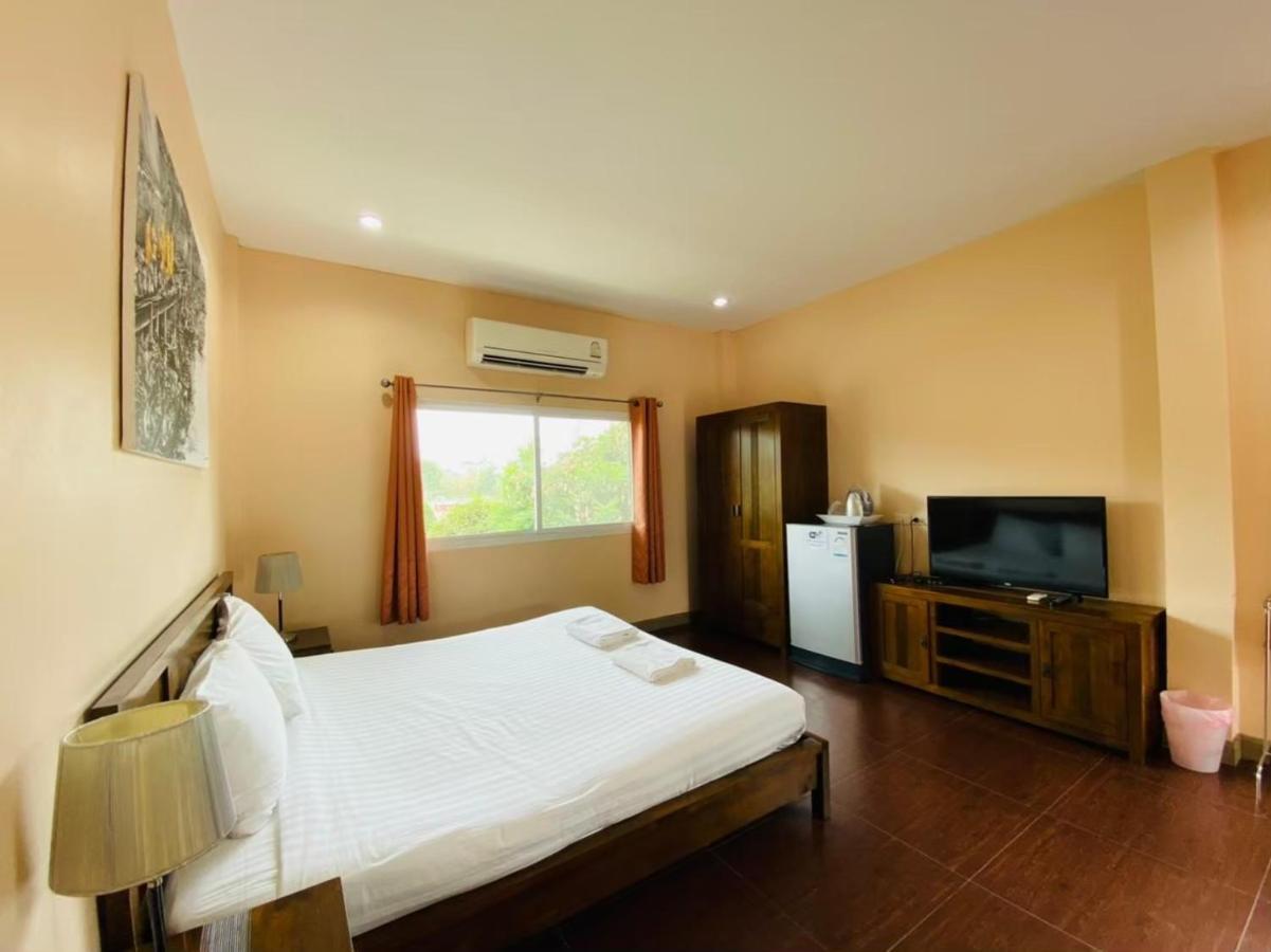Baan Suan Khun Yaiy Hotel Ban Wang Takhrai Eksteriør billede